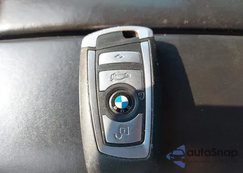 2011 BMW 750 Lxi z USA, uszkodzony, nr VIN WBAKC8C57BC432282